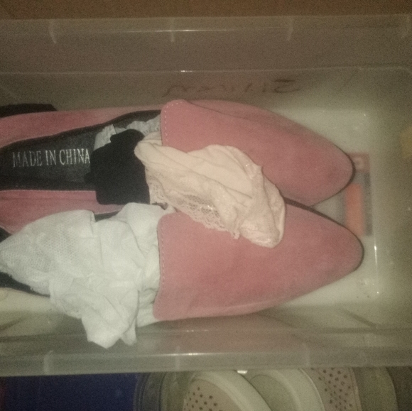 Shoe - Picture 2 of 4